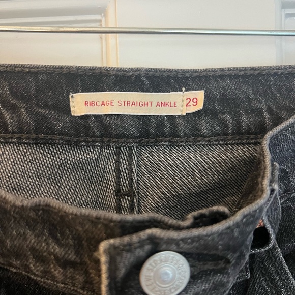 Levi’s RIBCAGE STRAIGHT ANKLE WOMEN'S JEANS - Picture 2 of 4